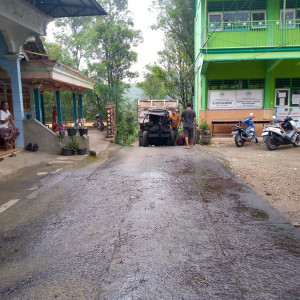 aspal cair / lapis perekat