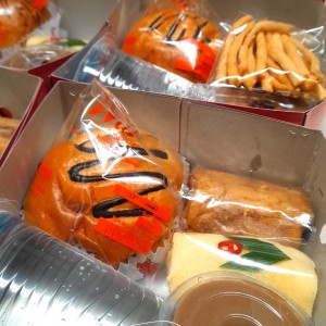 Snack bok dan air mineral