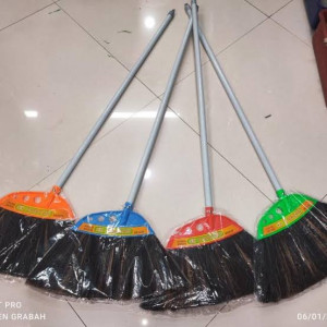 sapu ijuk gagang