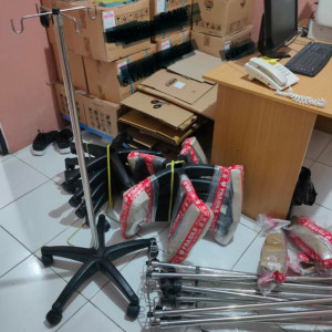 Tiang Infus Stainless Steel