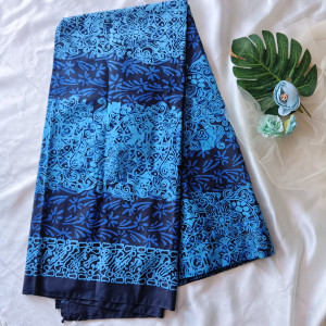 Batik klasik istimewa motif tugu pacasila dan daun asem