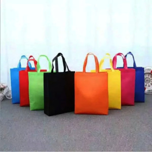 Tas Spunbond / Goodiebag / Tas Kain warna-warni