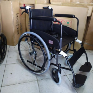 Kursi Roda Standar Rumah Sakit