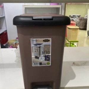 Tempat Sampah Pedal Injak