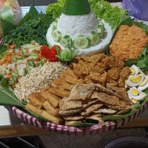 Nasi Tumpeng