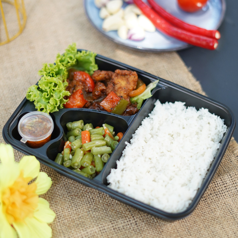 NASI BENTO - AYAM LADA HITAM