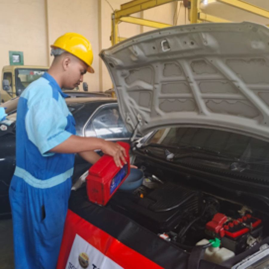 Bahan Pelatihan Pemeliharaan Kendaraan Ringan Sistem Injeksi - depan
