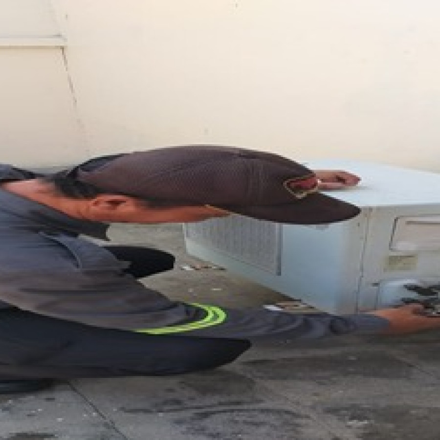 Bongkar Unit Outdoor AC Split