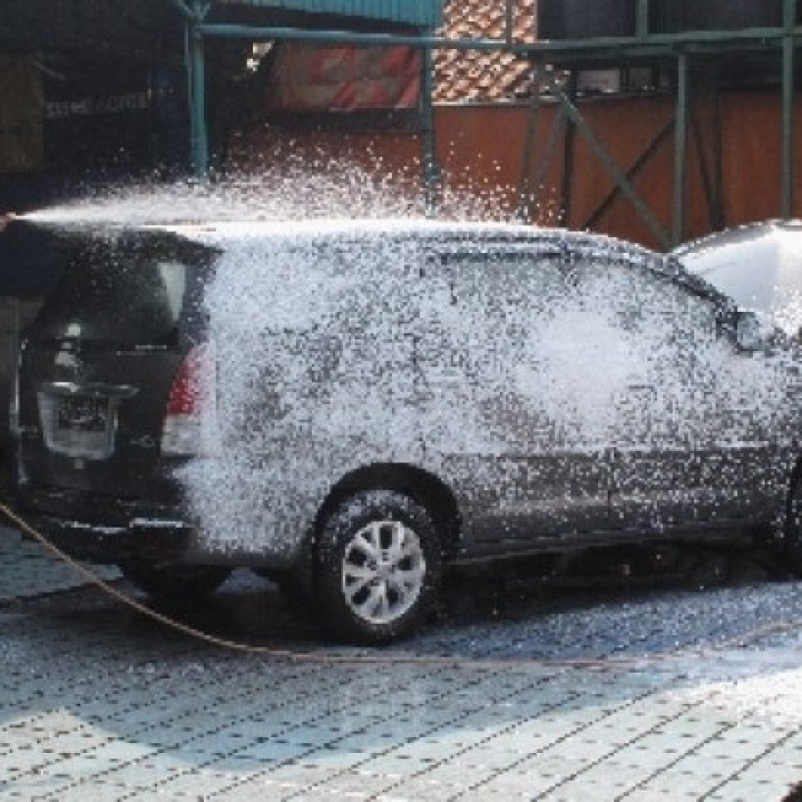Paket Ganti oli suku cadang dan cuci doorsmer TOYOTA INNOVA - depan