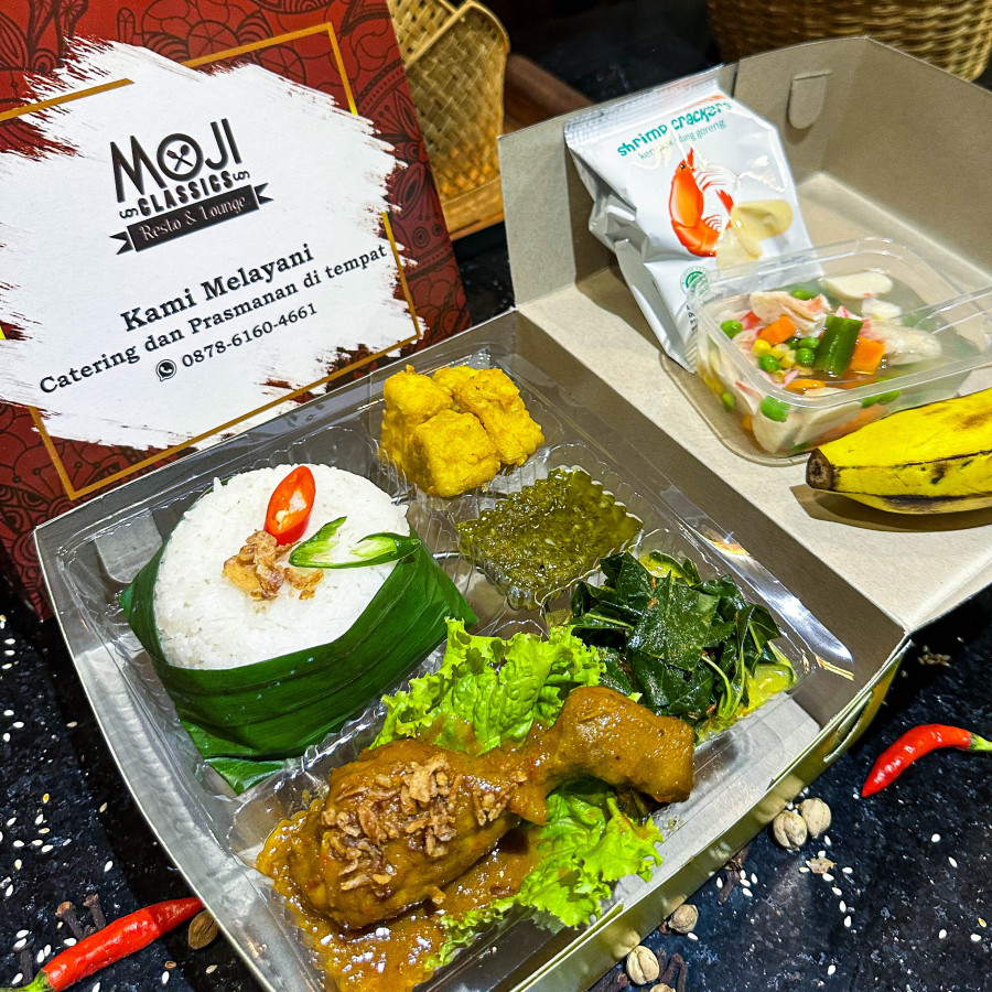 Nasi Kotak Soup Aneka Bakso & Ayam Rendang by Moji Catering Varna Hotel Surabaya