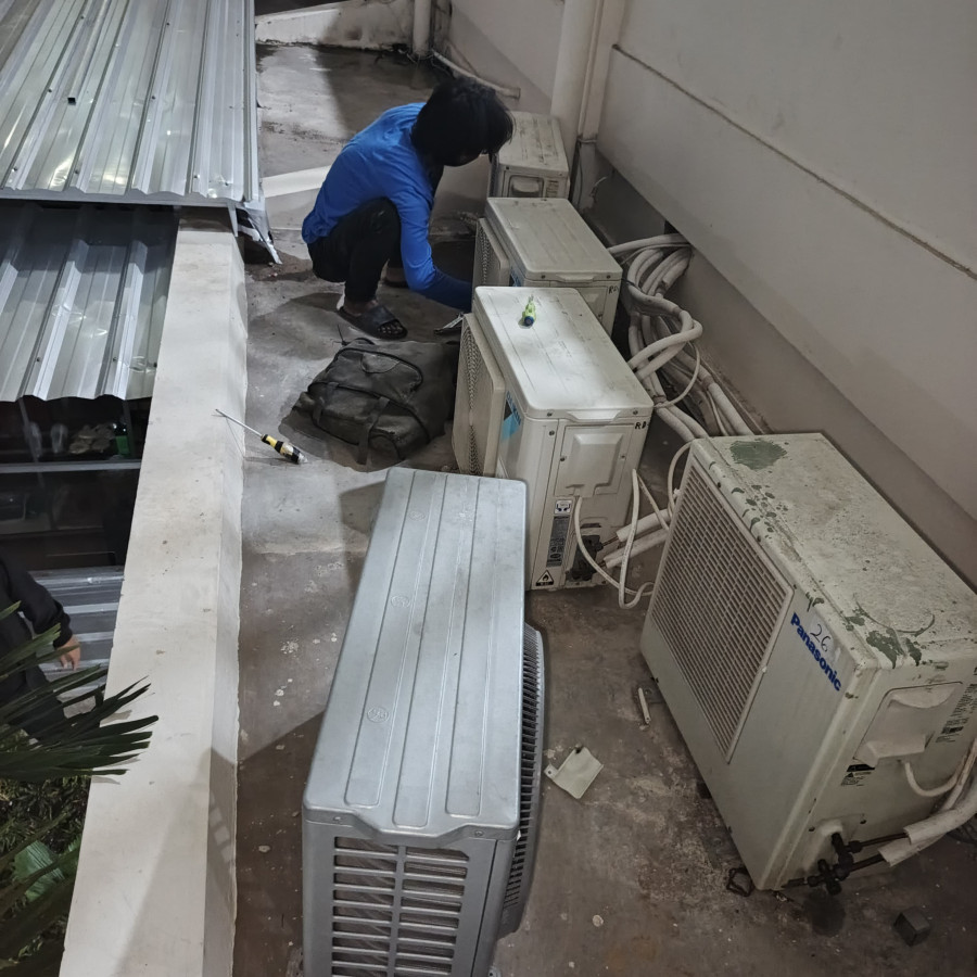 Pemeliharaan AC (3 unit) dan Saluran Pembuangan Air AC Balkesmas Semarang - samping
