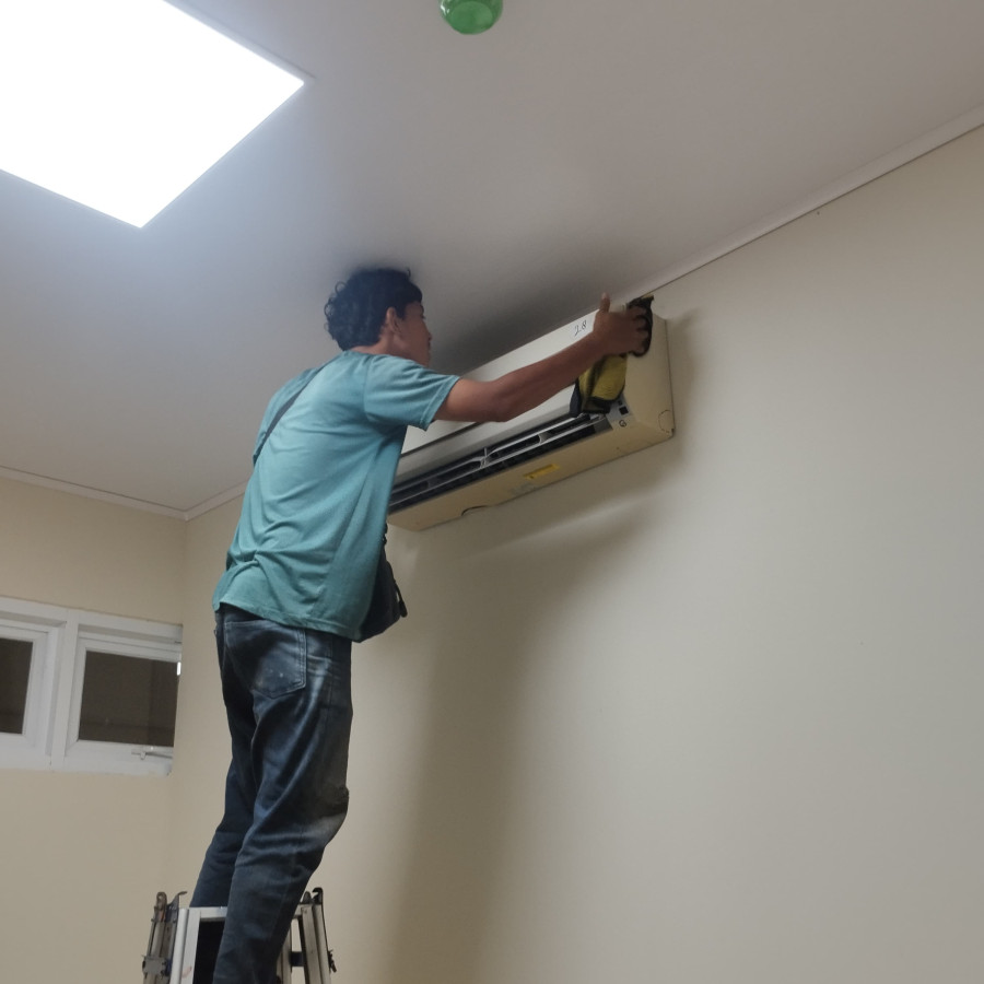 Pemeliharaan AC (2 unit) - samping