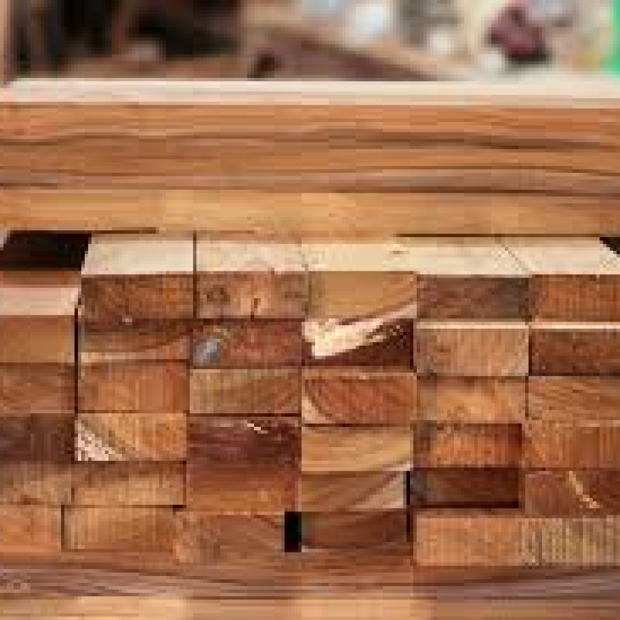 Kayu costum