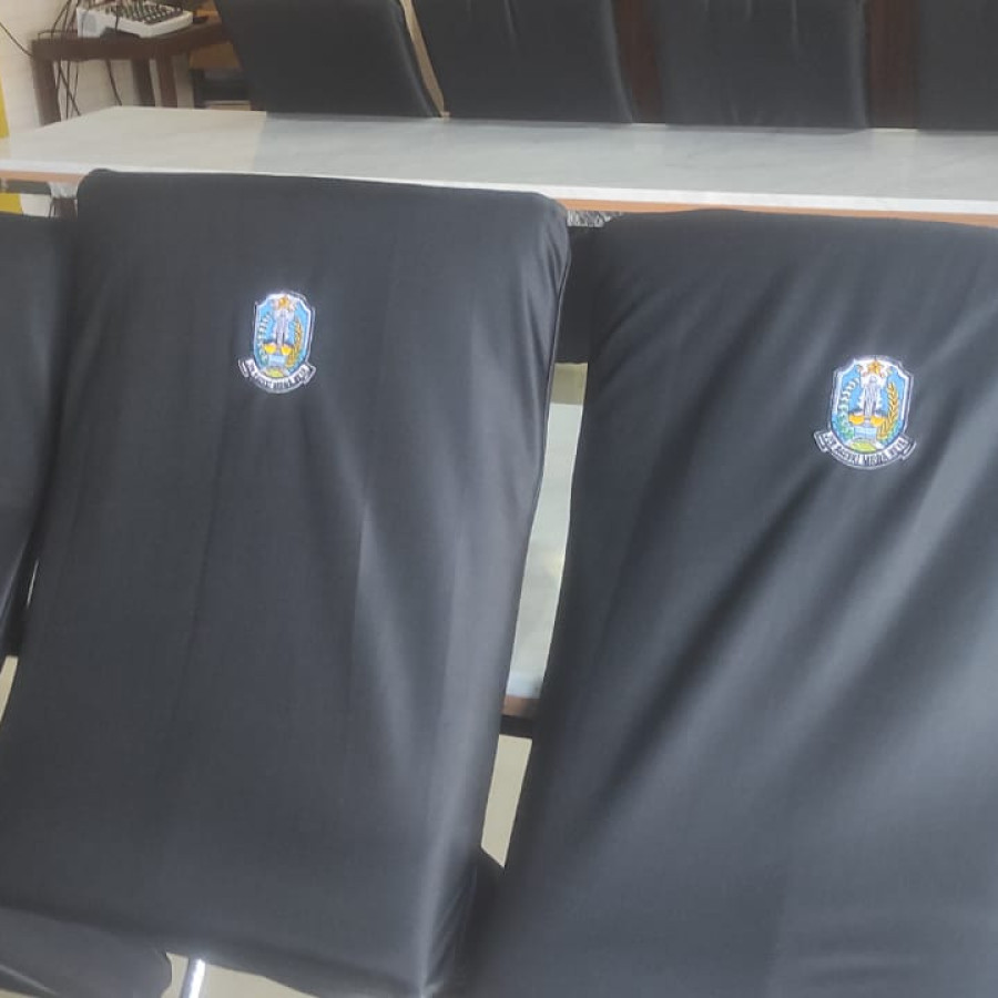 Sarung kursi - depan