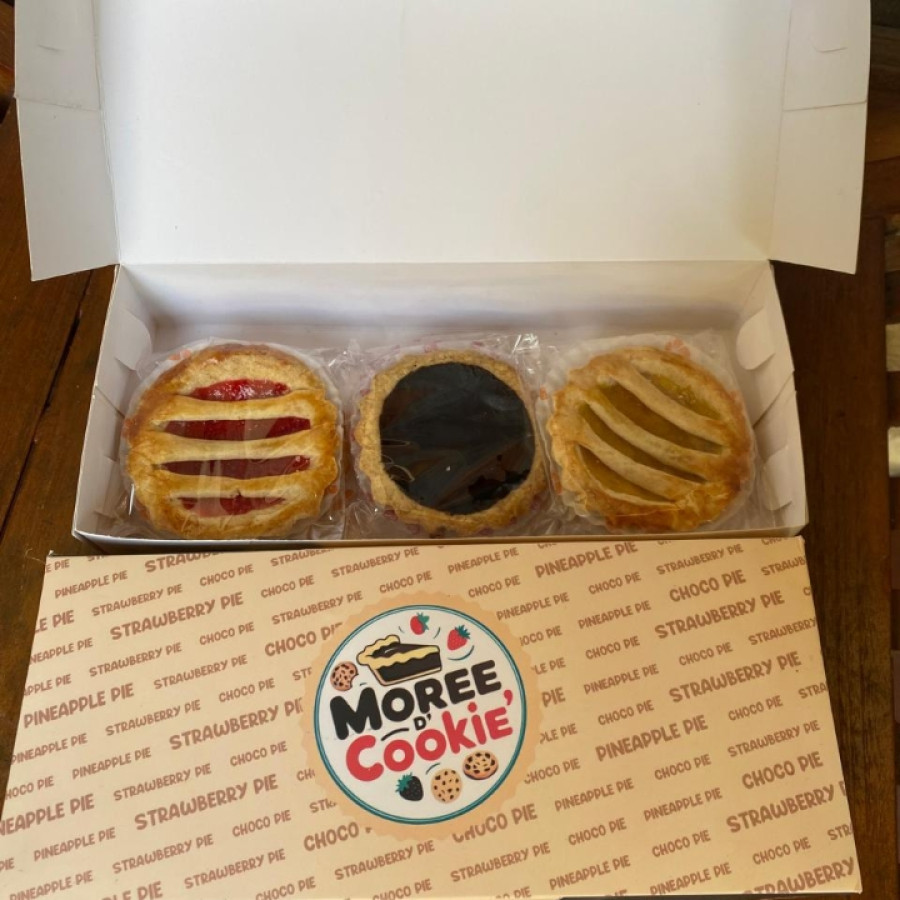 Pineapple pie, choco pie, strawberry pie