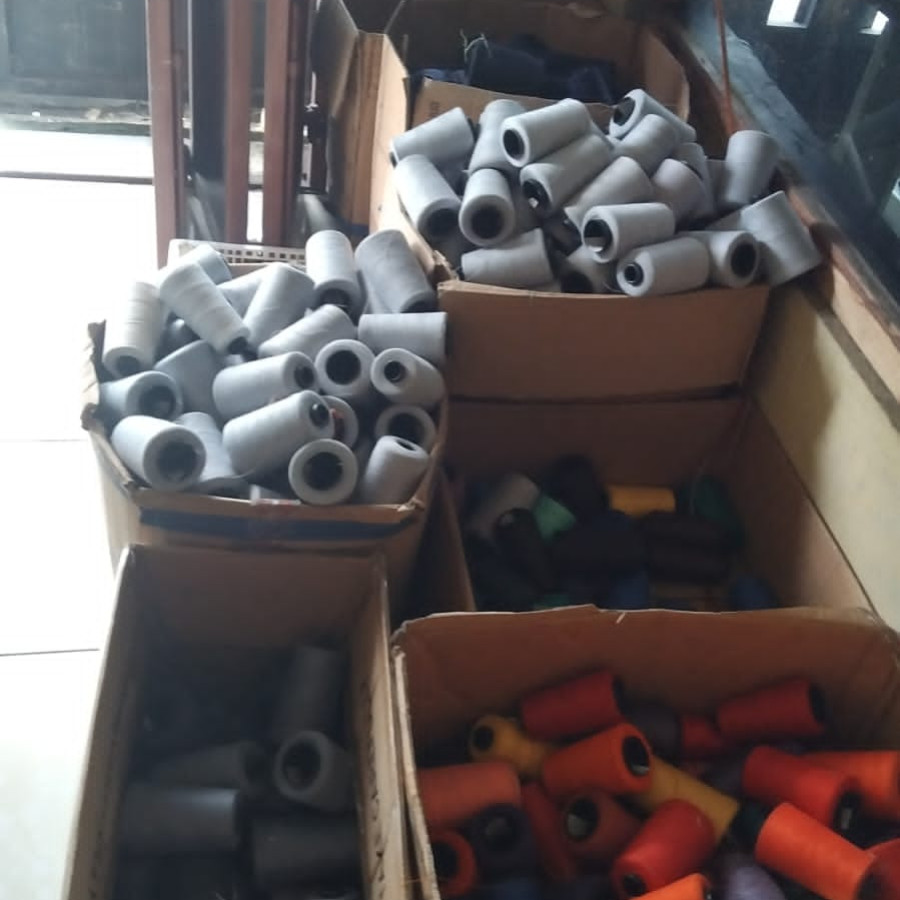 Paket Bahan Praktek (Resleting,benang,kain) - samping