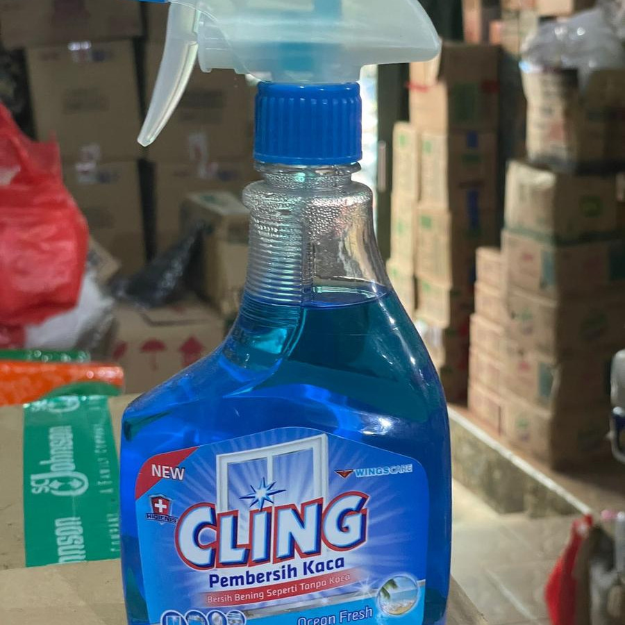 Pembersih Kaca Botol Cling Spray 440 ml - samping
