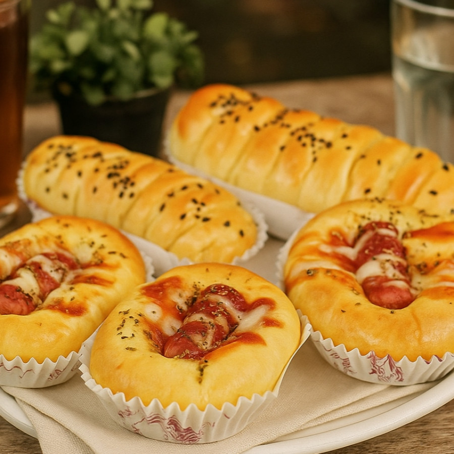Roti Sosis Gurih