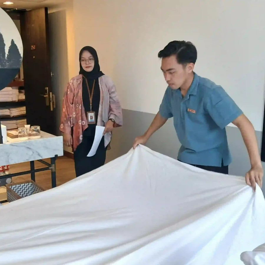 PAKET BAHAN PELATIHAN HOTEL (HOUSEKEEPING)