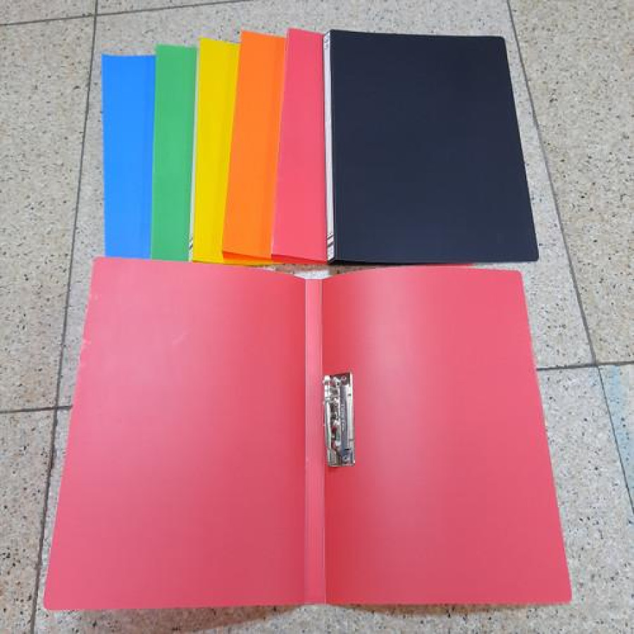 Map plastik jepit (warna merah)