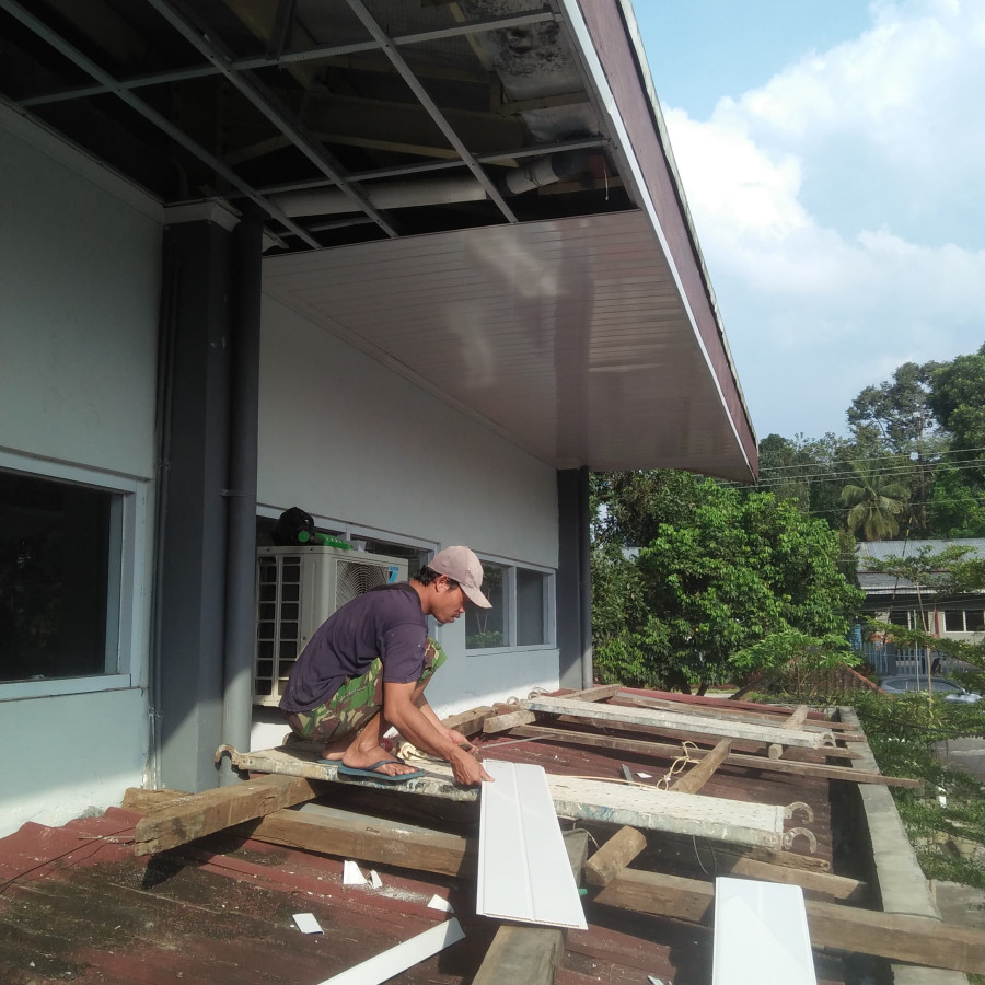 Penggantian plafond PVC - samping