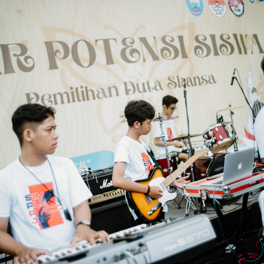 Tenaga Kesenian 4-5 Orang - detail