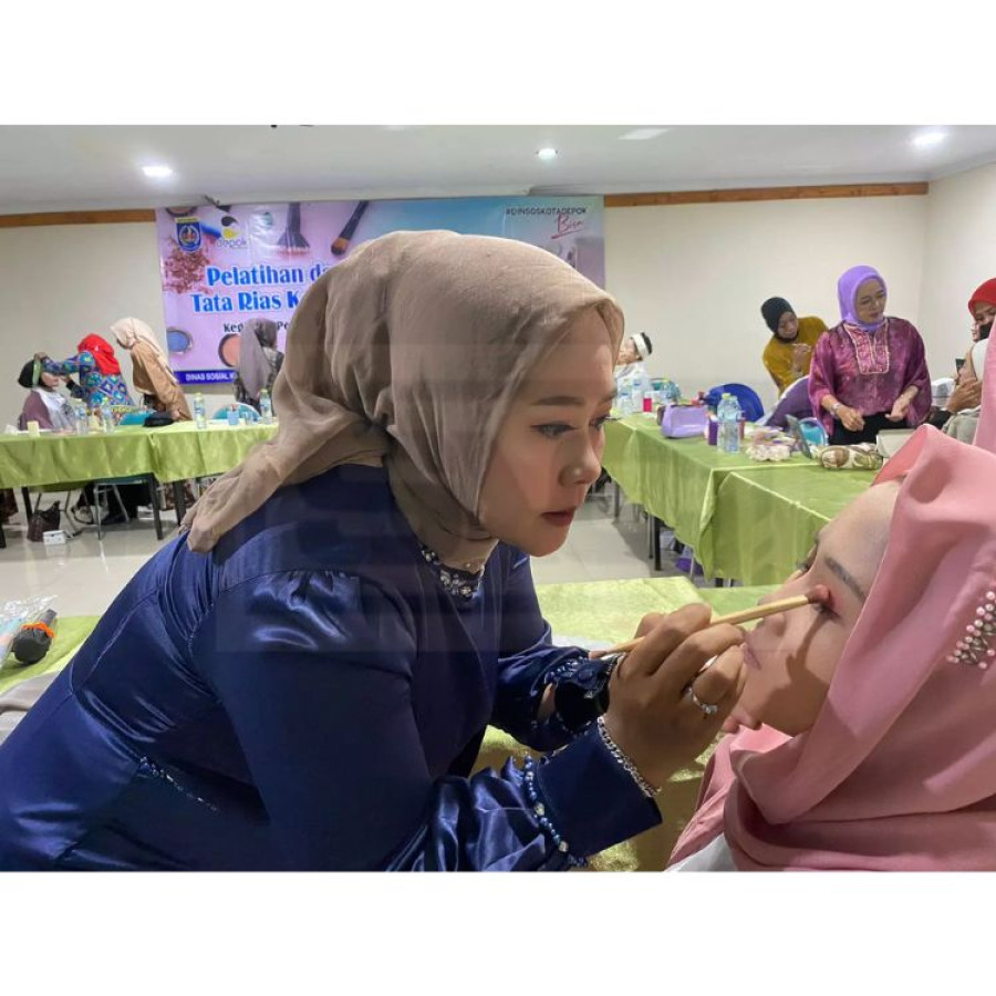 PAKET BAHAN PELATIHAN TATA RIAS KECANTIKAN