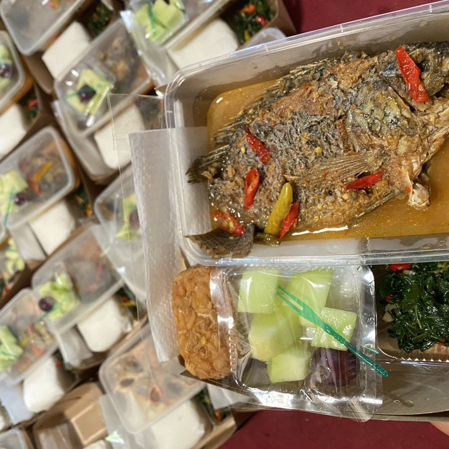 Nasi Box Mangut Nila