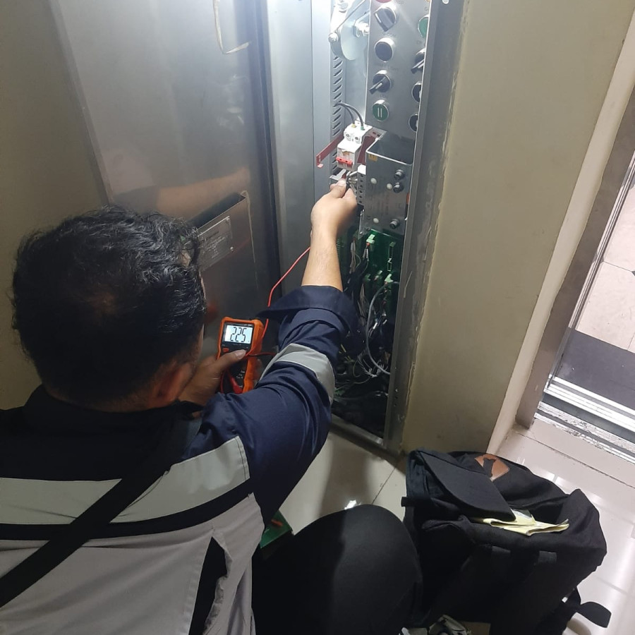 Jasa Pemeliharaan Unit Lift gedung Labkes Semarang - utama