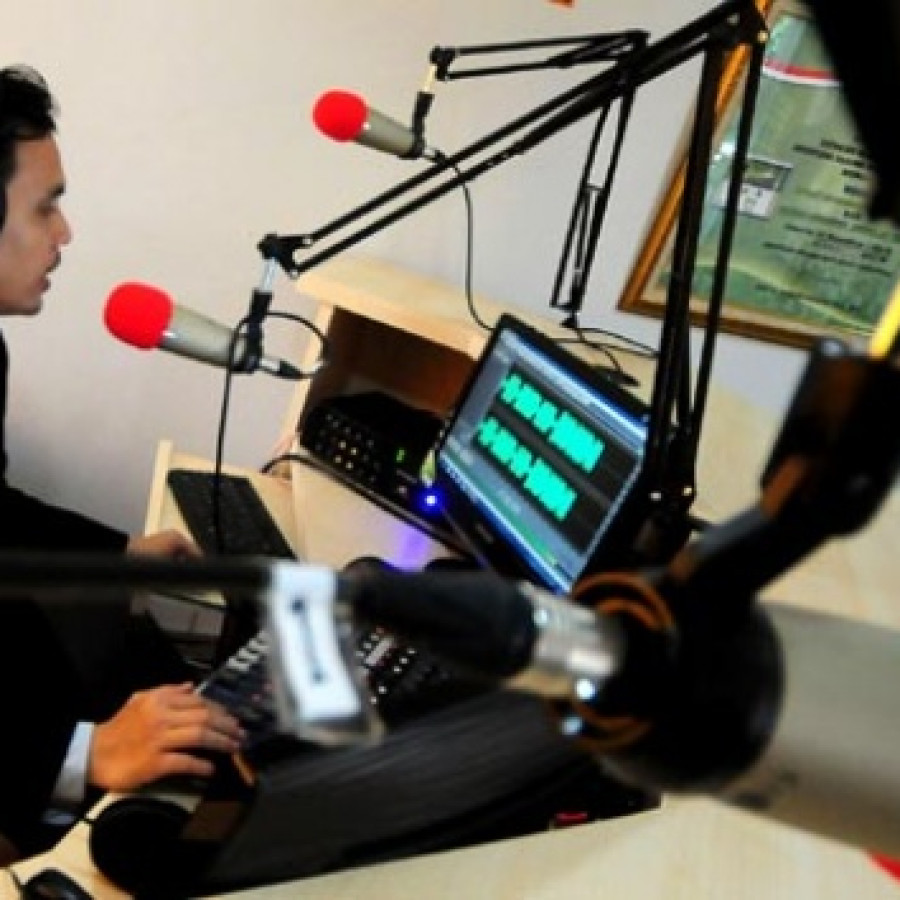 ILM MELALUI RADIO LUAR JAWA TENGAH - utama