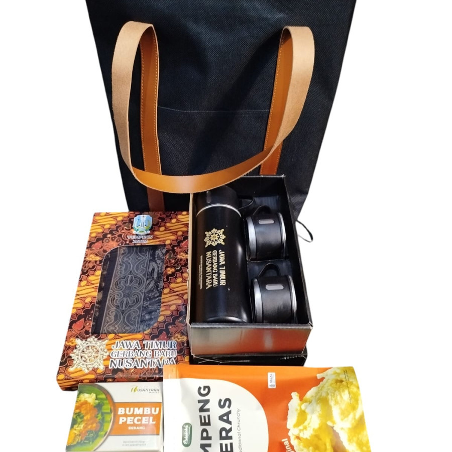 Souvenir/Cenderamata berupa Tas Souvenir beserta Isinya