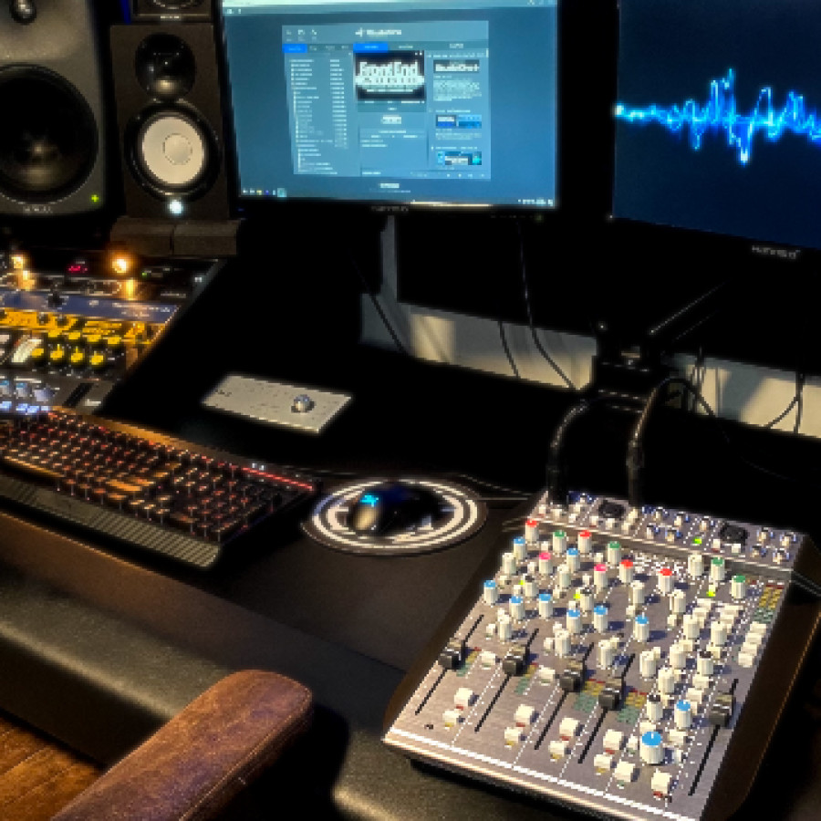 Paket Upgrade & Maintenance Peralatan Studio Radio Streaming - depan