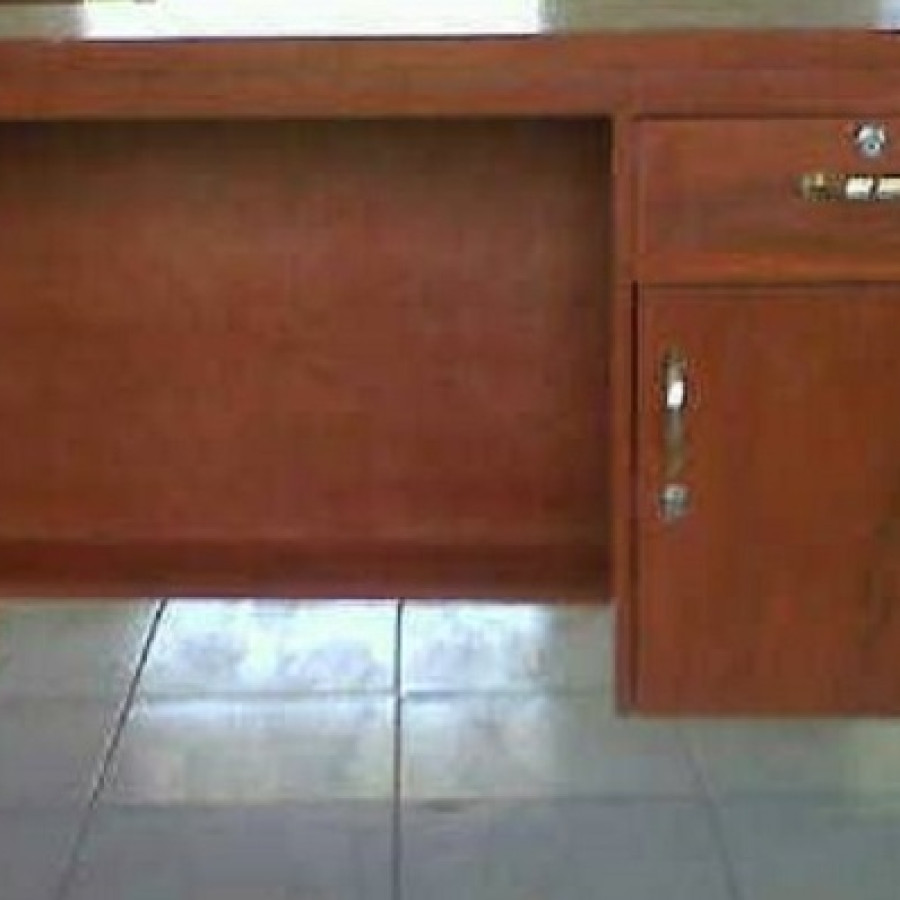 Meja Kerja Kayu