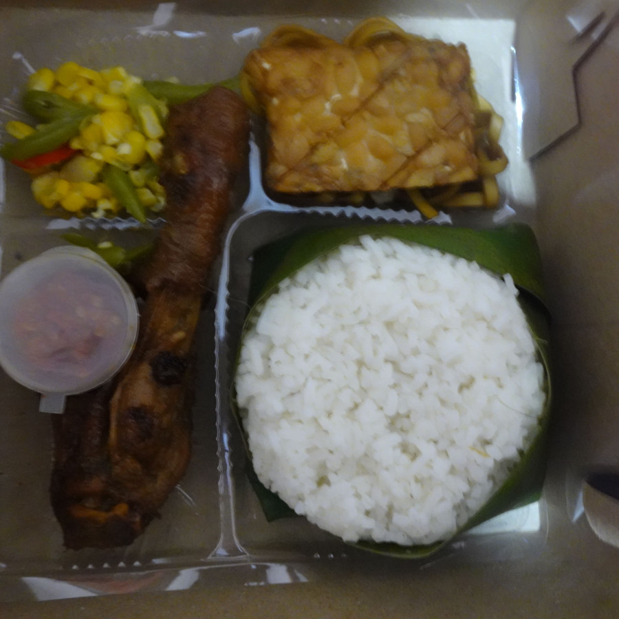 Nasi Kotak Ayam Bakar Special Yaya Berkah - depan