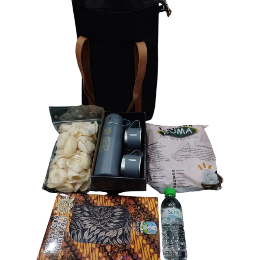 Souvenir/Cenderamata berupa Tas Souvenir beserta Isinya