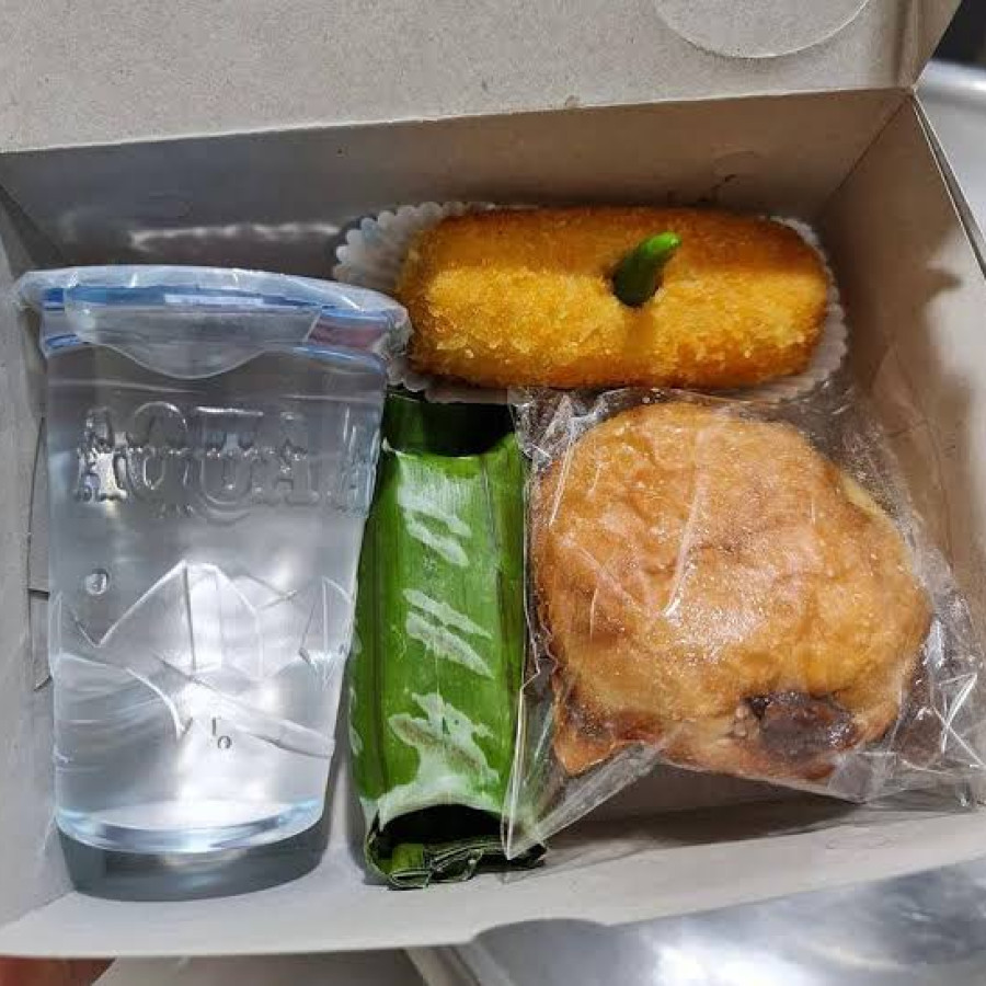 Kue Kotak/Snack Box - depan
