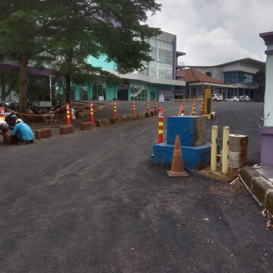 PENGASPALAN HALAMAN GEDUNG ASTA DAYA RSUD dr. REHATTA KELET - depan