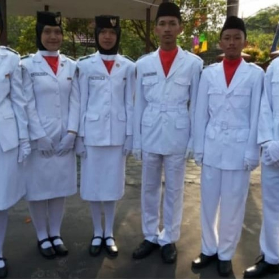 Seragam Paskibraka Lengkap dengan Atribut, Warna Putih