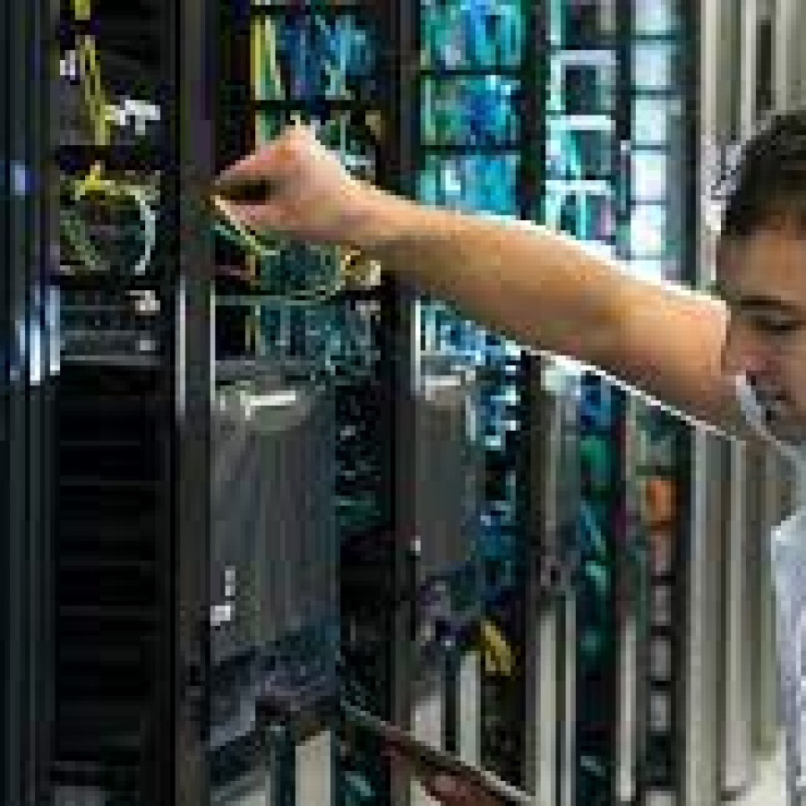 PEMELIHARAAN RUANG SERVER