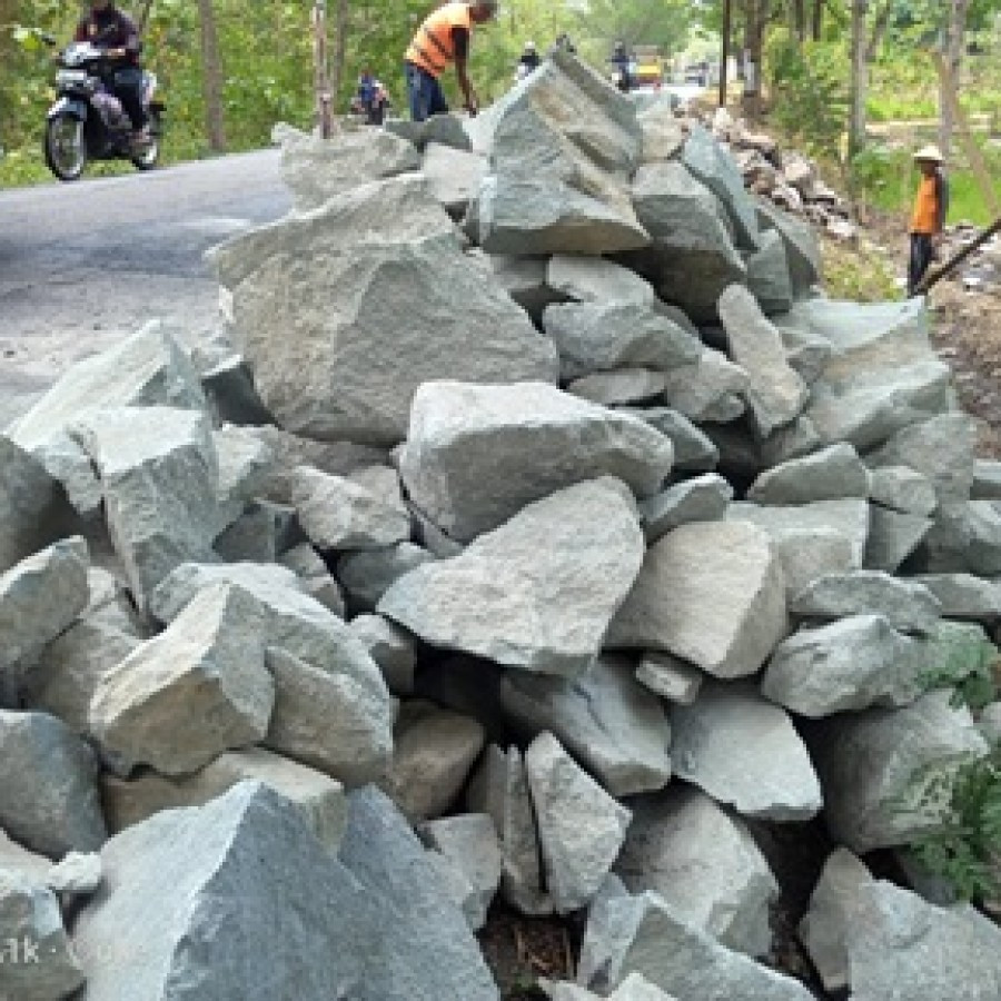 Batu Belah Kab. Karanganyar