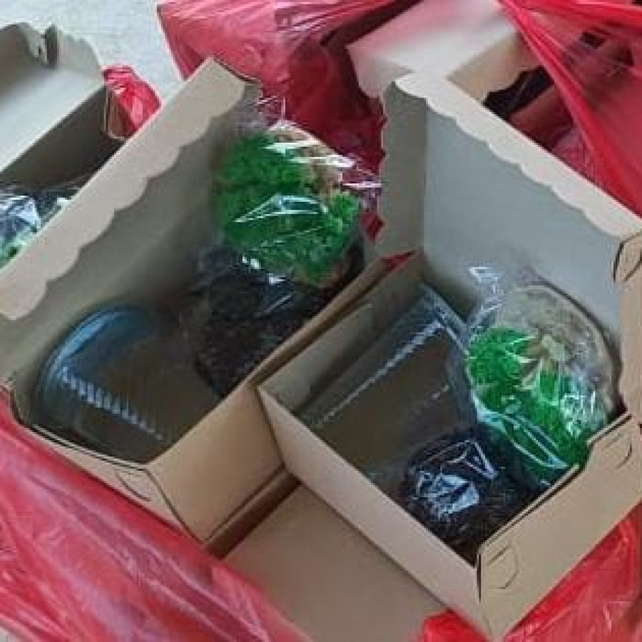 PAKET KUE KOTAK/SNACK BOX KUE BASAH/KERING - depan