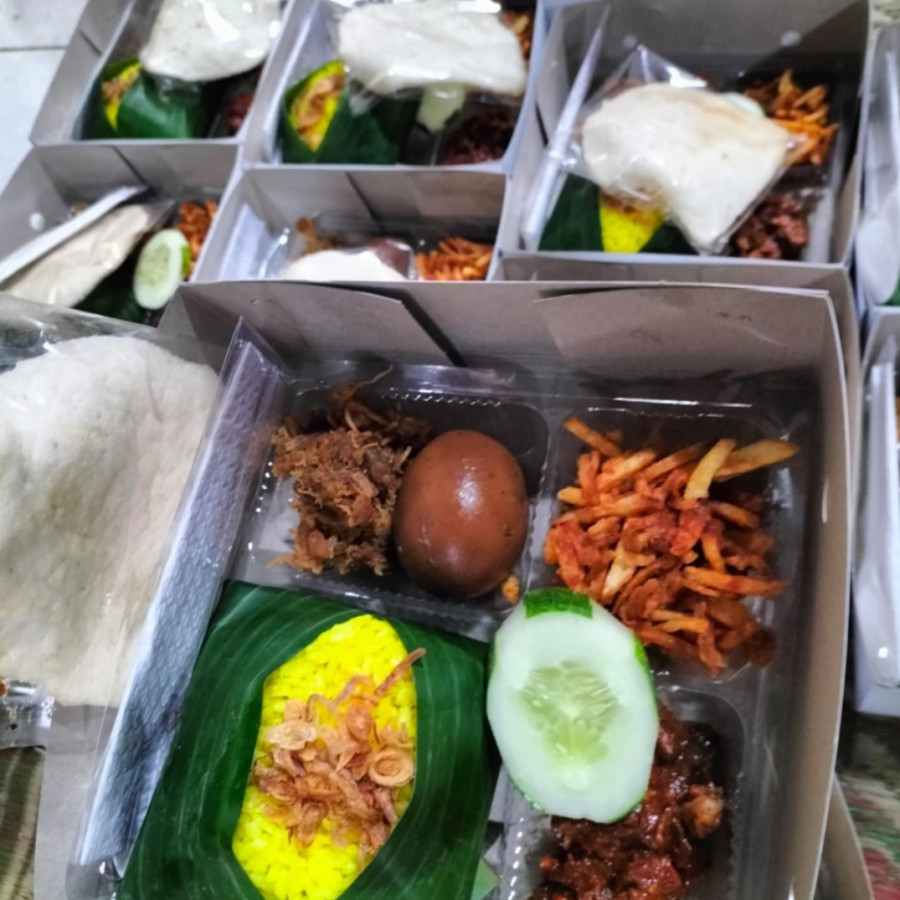 Paket Box Nasi dan Snack 1