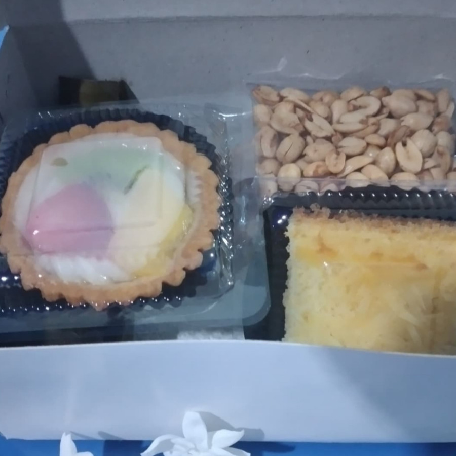 Snack Box aneka snack basah dan kering - utama