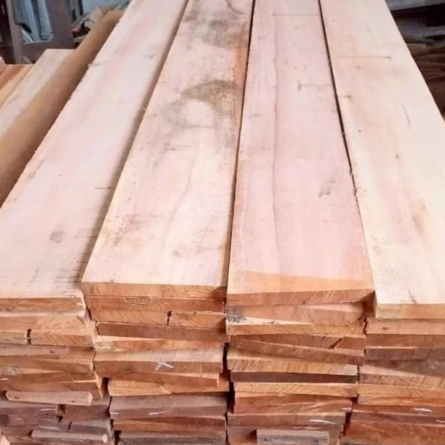 Papan Kayu Lokal