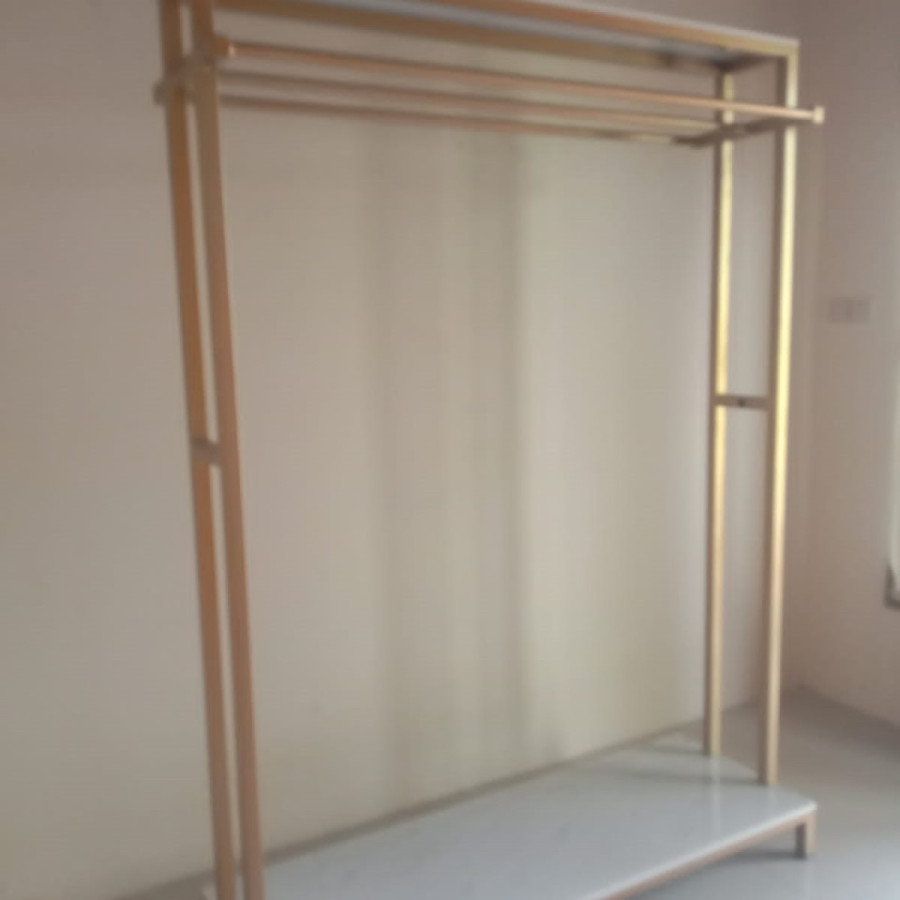 Rak Display - Rangka Besi Dan Kayu Tinggi 160Cm