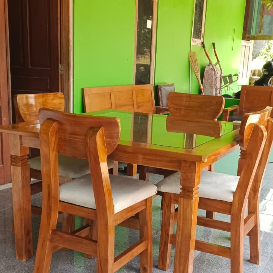 Meja Makan dan 4 Kursi Kayu Jati - samping