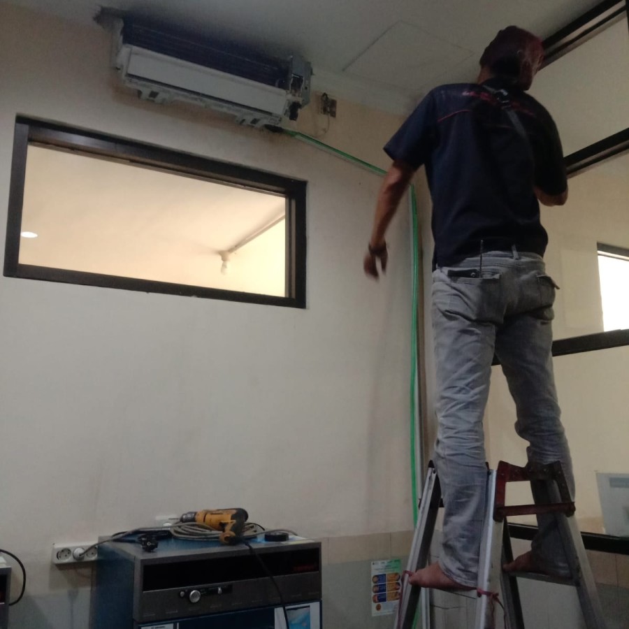 Jasa instalasi talang air ac - utama
