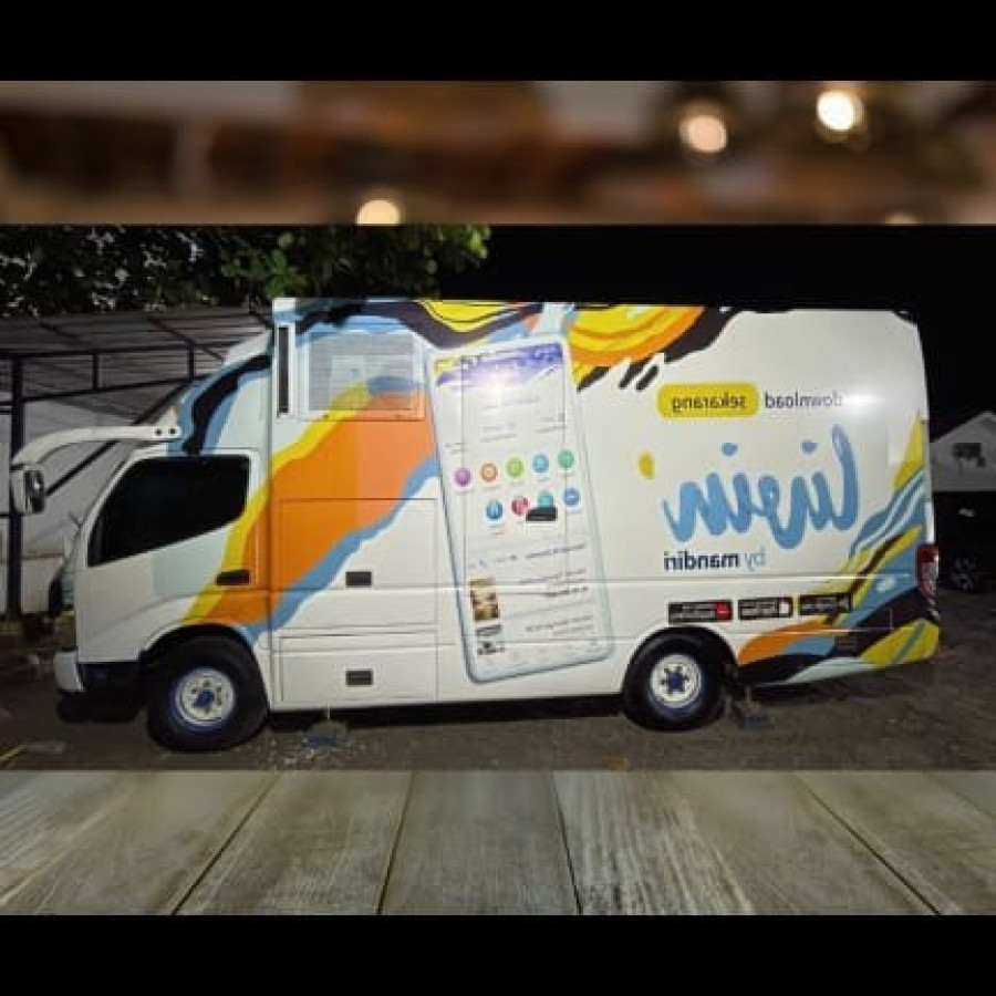 Rebranding Stiker Body Mobil Kecil