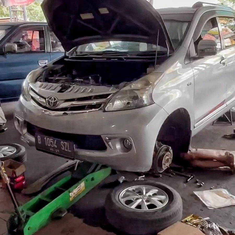 Jasa Servis Sedang Kendaraan Roda 4