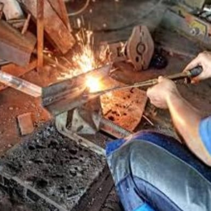 BAHAN PELATIHAN PENGOPERASIAN MESIN BUBUT